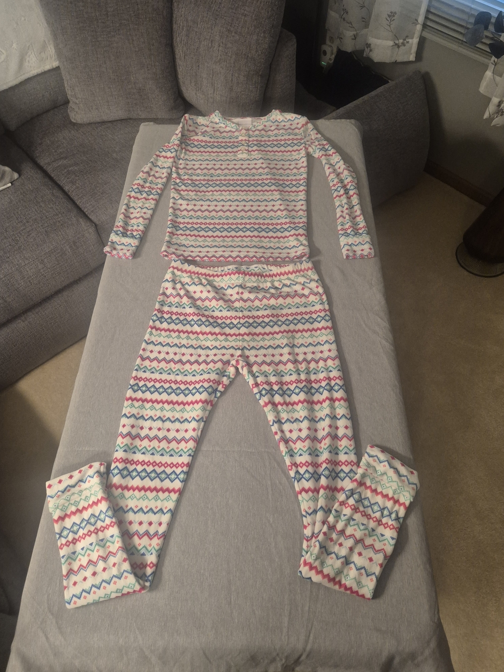 Wondershop White Multicolor Chevron-Striped Girls Pajama Set